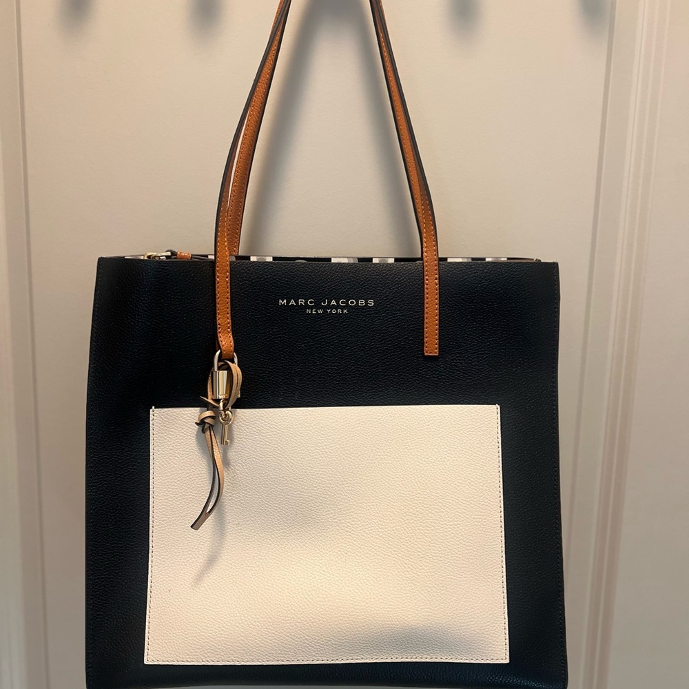 Marc Jacobs Black and White Structured Tote - ACCEPTING OFFERS!